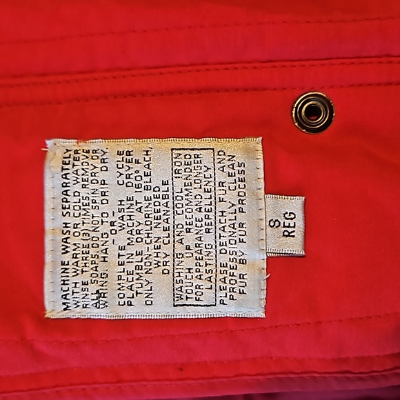 Towne London Fog Red Button Down Red Removeable Faux Fur Hooded Jacket Womens - Picture 5 of 6